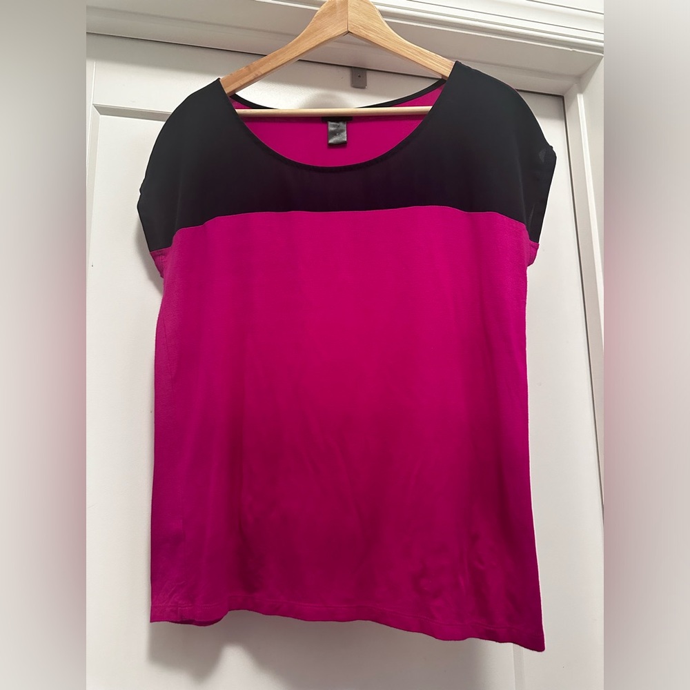 Navy Blue and Pink ANN TAYLOR Short Sleeve Top - Size Medium